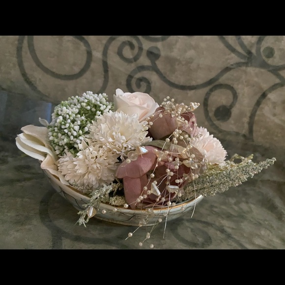 artificial flower arrangement - Picture 14 of 16